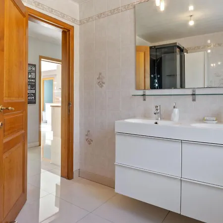 Spacious Holiday In With Private Terrace Casa vacanze Hargnies