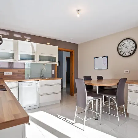 Casa vacanze Spacious Holiday In With Private Terrace Hargnies
